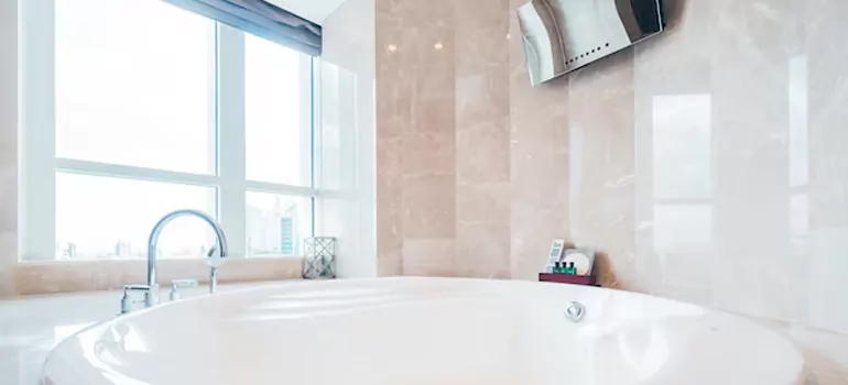 Bathroom Window Coverings in Brownsville, FL