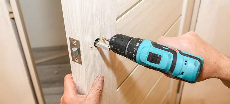 Old Door Knob Repair in Brownsville, FL