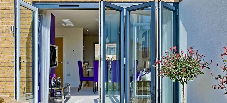 Commercial Door Glass Repair in Brownsville, FL